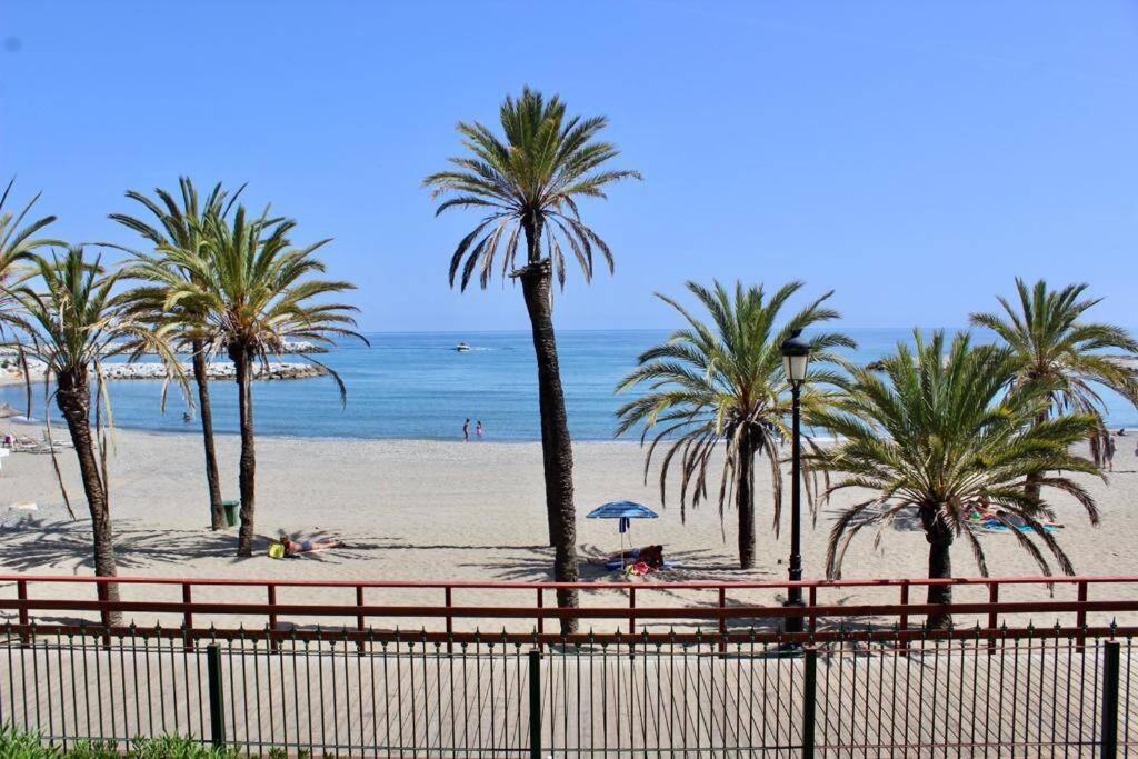 Frontline Sea In The Center Of Puerto Banus.2bedrooms -garden Apartamento Marbella