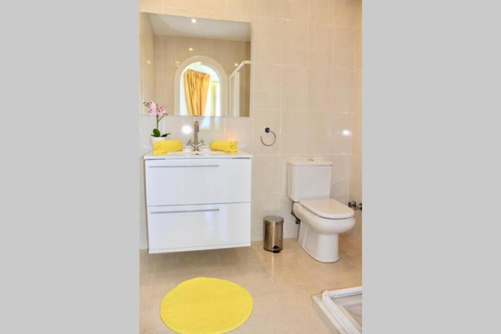 Frontline Sea In The Center Of Puerto Banus.2bedrooms -garden *