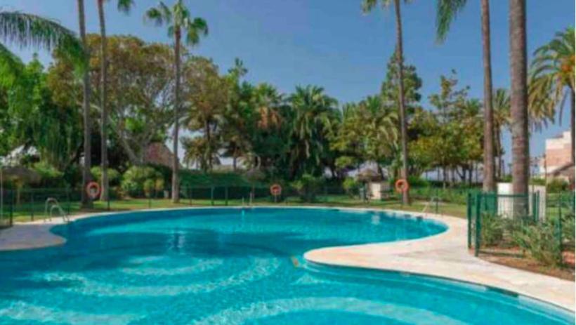 Frontline Sea In The Center Of Puerto Banus.2bedrooms -garden Marbella