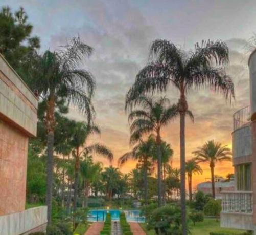 Frontline Sea In The Center Of Puerto Banus.2bedrooms -garden