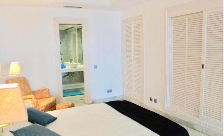 Frontline Sea In The Center Of Puerto Banus.2bedrooms -garden Apartamento